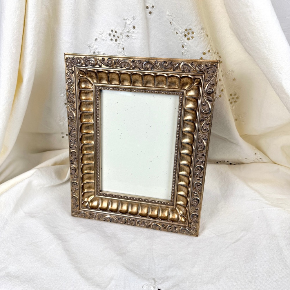 Vintage Ornate Gold Picture Frame Scroll Beaded Border Victorian Style 4x6 Photo